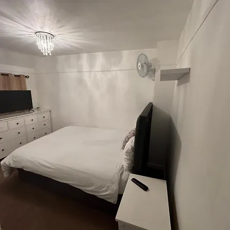 Spare Room In A Family House Bristol Exterior photo
