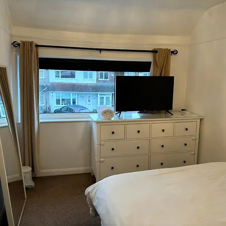 Spare Room In A Family House Bristol Exterior photo